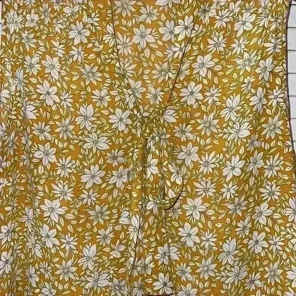 Super cute dressy tank - Picture 2 of 4